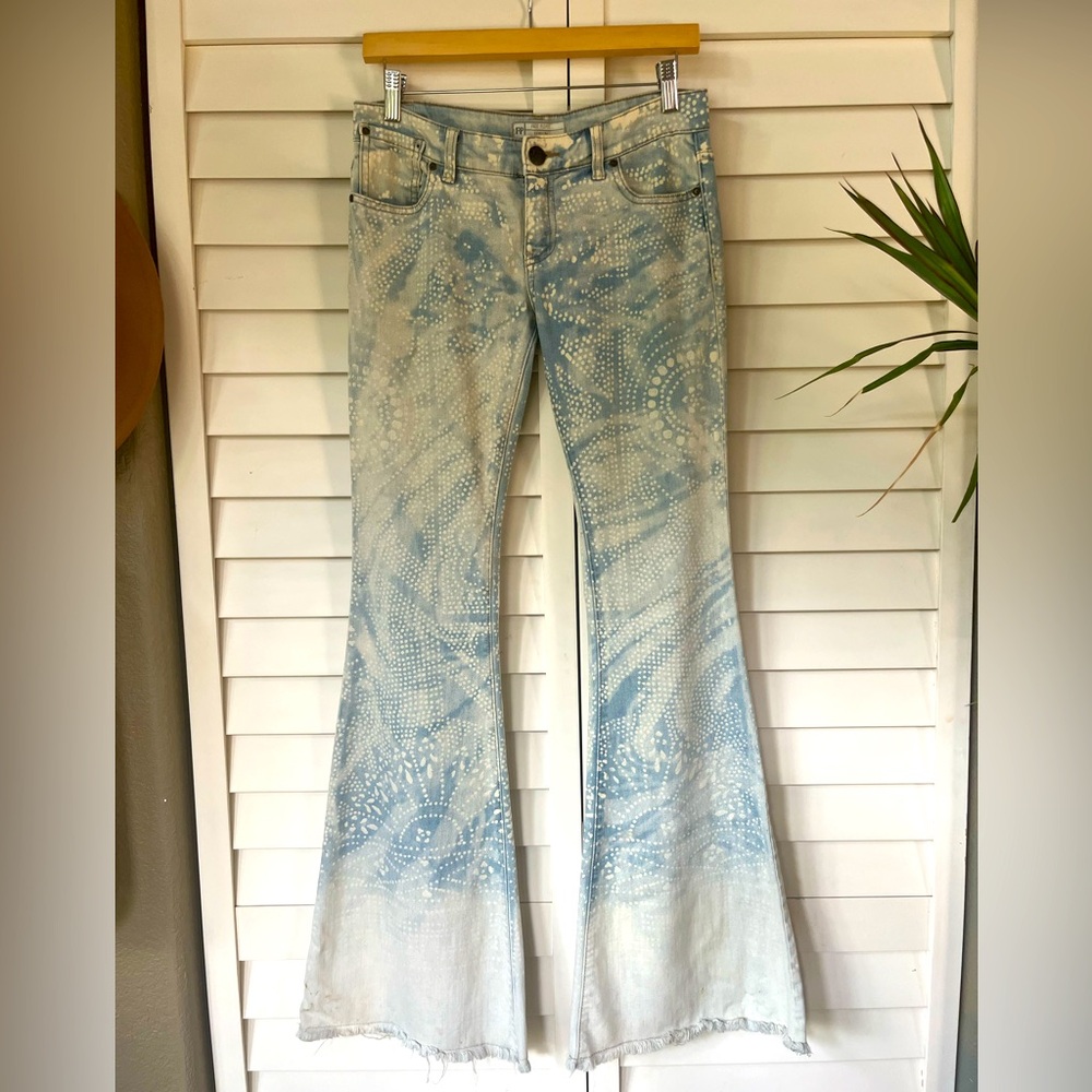 Super Chic Free People boho Bell bottoms. Size 24. Perfect condition.
